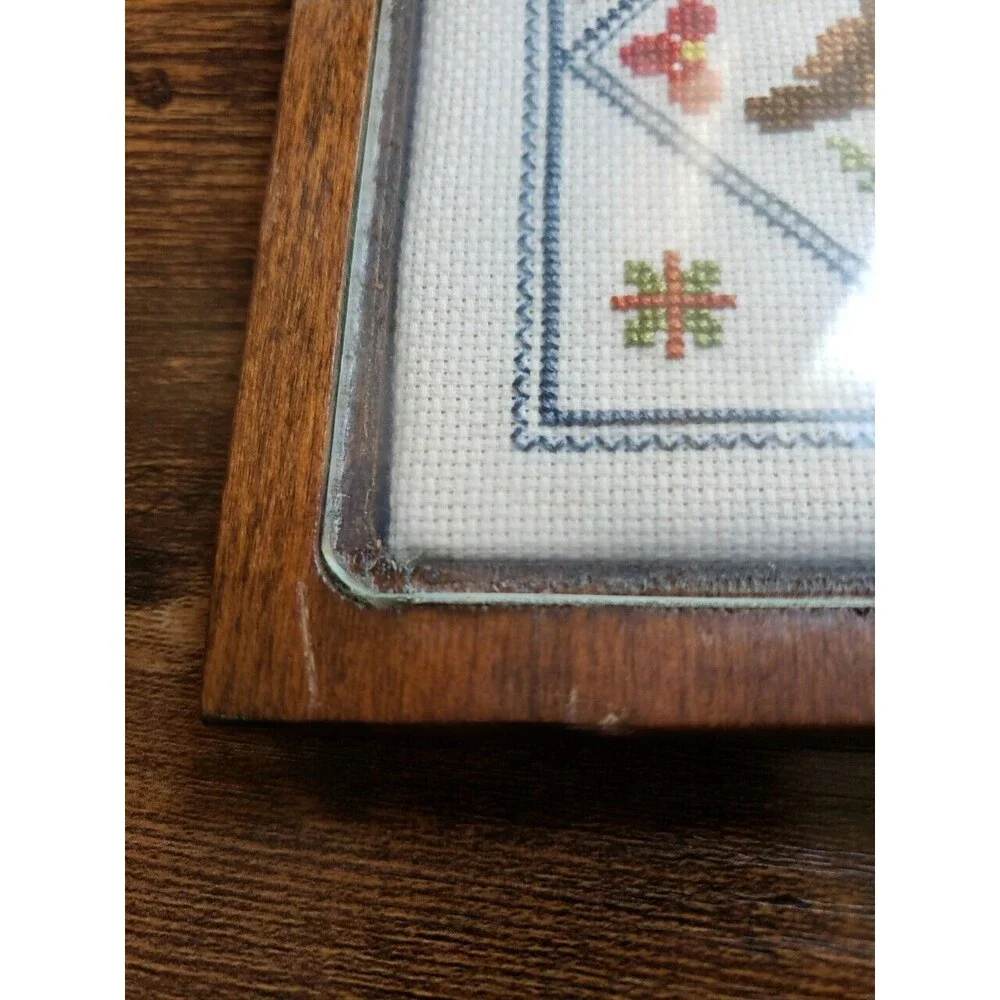 Vintage Needlepoint Bird Kitchen Trivet Wall Hanging Wood Glass Square MCM